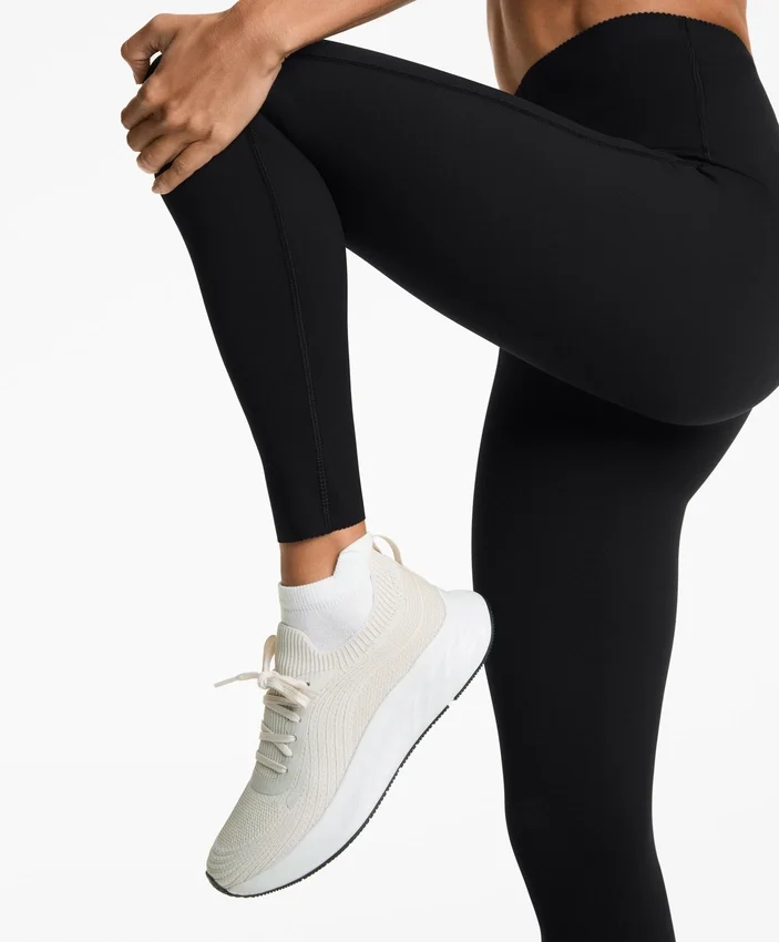 3 pary sportowych skarpetek do butów typu sneaker z mieszanki bawełny z zakładką na pięcie 3 pary sportowych skarpetek do butów typu sneaker z mieszanki bawełny z zakładką na pięcie