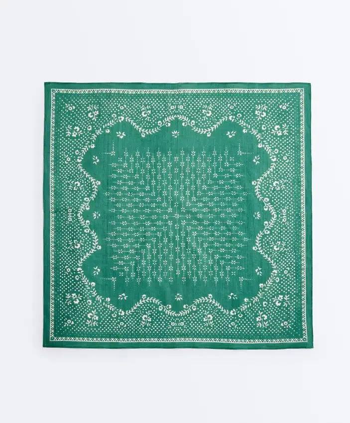 Bandana w kwiatowy wzór, 100% bawełna Bandana w kwiatowy wzór, 100% bawełna