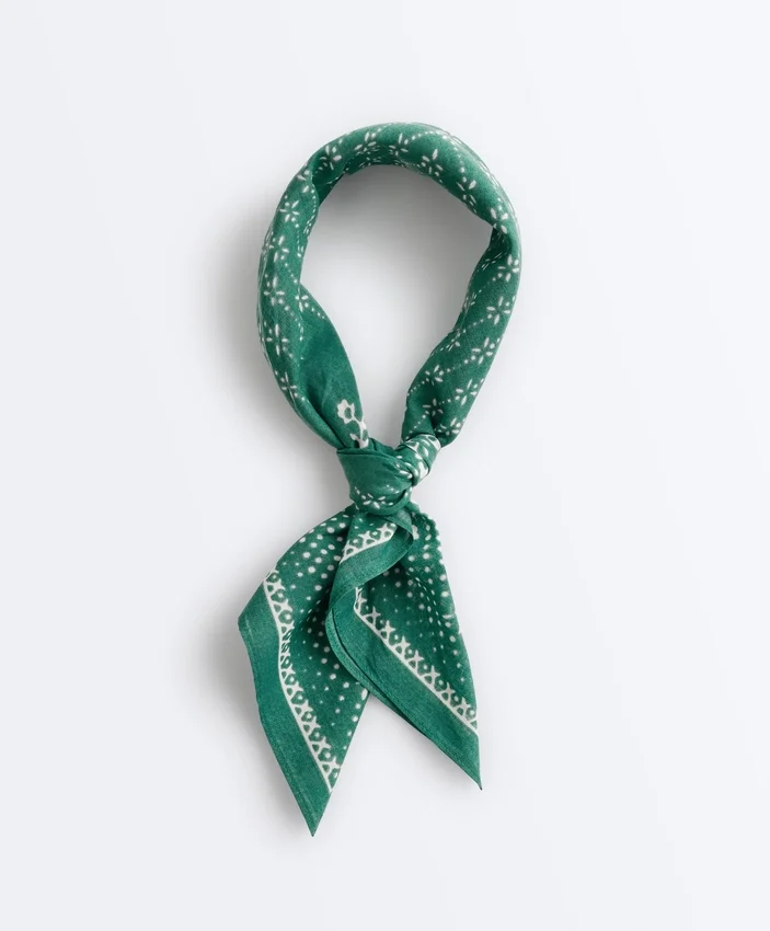 Bandana w kwiatowy wzór, 100% bawełna Bandana w kwiatowy wzór, 100% bawełna