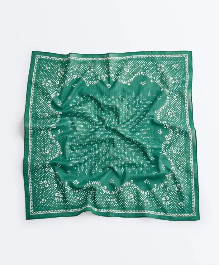 Bandana w kwiatowy wzór, 100% bawełna Bandana w kwiatowy wzór, 100% bawełna