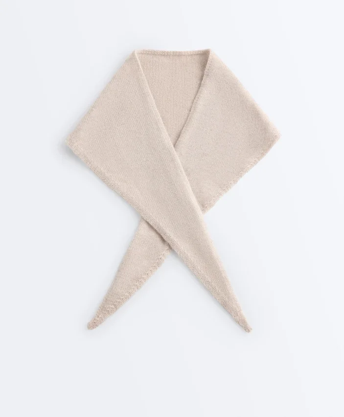 Bandana z dzianiny 90% wełna, 10% kaszmir Bandana z dzianiny 90% wełna, 10% kaszmir