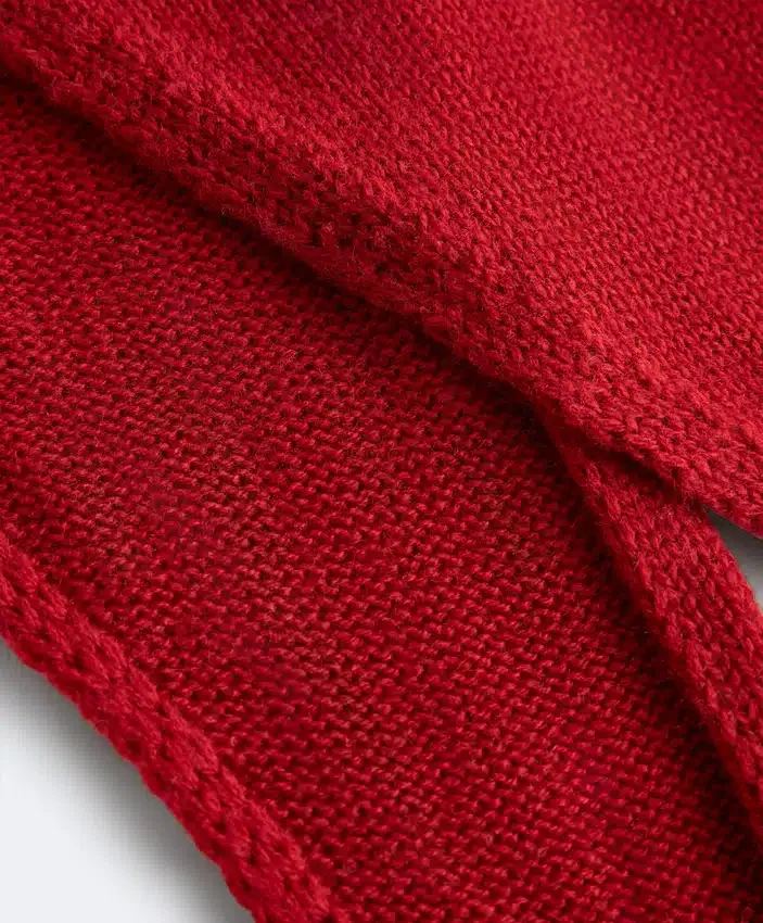 Bandana z dzianiny 90% wełna, 10% kaszmir Bandana z dzianiny 90% wełna, 10% kaszmir