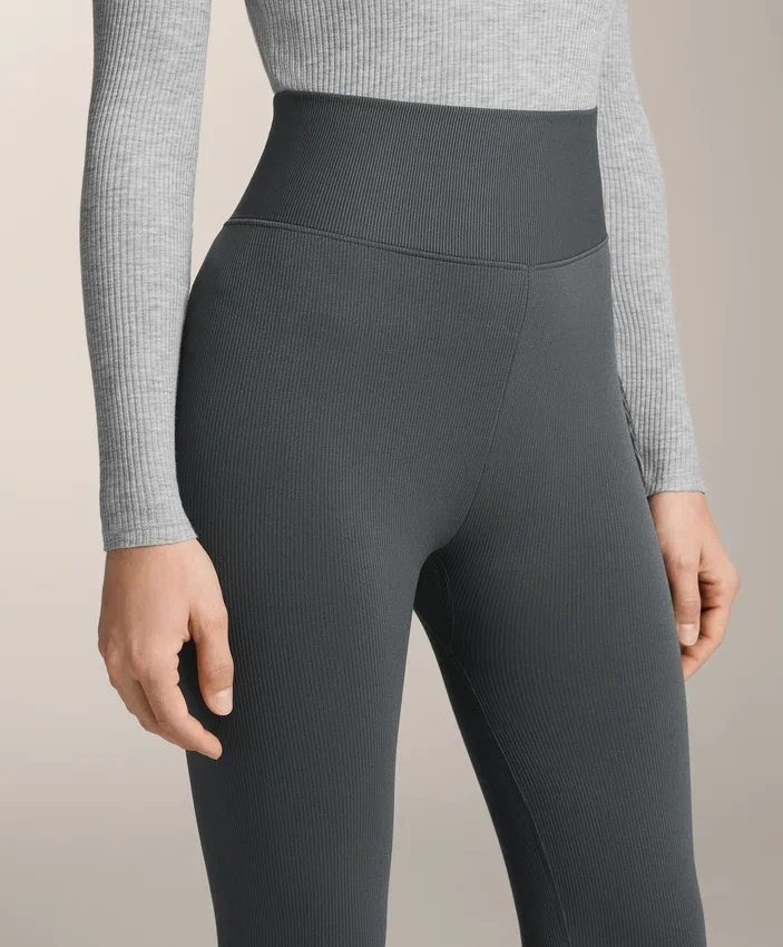Bardzo wysokie, bezszwowe, wyjątkowo ciepłe legginsy z prążkowanym wykończeniem, sięgające do kostek, 70 cm Bardzo wysokie, bezszwowe, wyjątkowo ciepłe legginsy z prążkowanym wykończeniem, sięgające do kostek, 70 cm