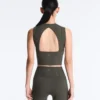 Bezrękawnik Comfortlux z prążkowanym wykończeniem