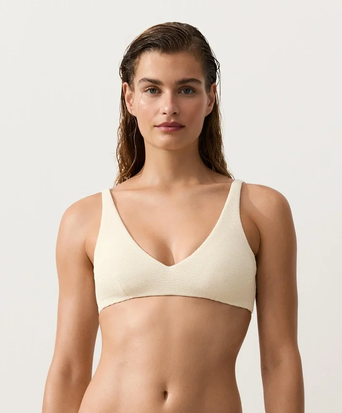Bikini z marszczonym dekoltem typu halter Bikini z marszczonym dekoltem typu halter