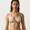 Bikini z trójkątnymi miseczkami z kontrastowymi falistymi wykończeniami Bikini z trójkątnymi miseczkami z kontrastowymi falistymi wykończeniami