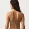 Bikini z trójkątnymi miseczkami z kontrastowymi falistymi wykończeniami Bikini z trójkątnymi miseczkami z kontrastowymi falistymi wykończeniami