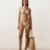 Bikini z trójkątnymi miseczkami z kontrastowymi falistymi wykończeniami Bikini z trójkątnymi miseczkami z kontrastowymi falistymi wykończeniami