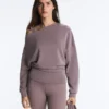 Bluza z asymetrycznym dekoltem, regulowaną talią i Soft Touch modalem Bluza z asymetrycznym dekoltem, regulowaną talią i Soft Touch modalem