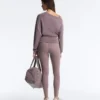 Bluza z asymetrycznym dekoltem, regulowaną talią i Soft Touch modalem Bluza z asymetrycznym dekoltem, regulowaną talią i Soft Touch modalem