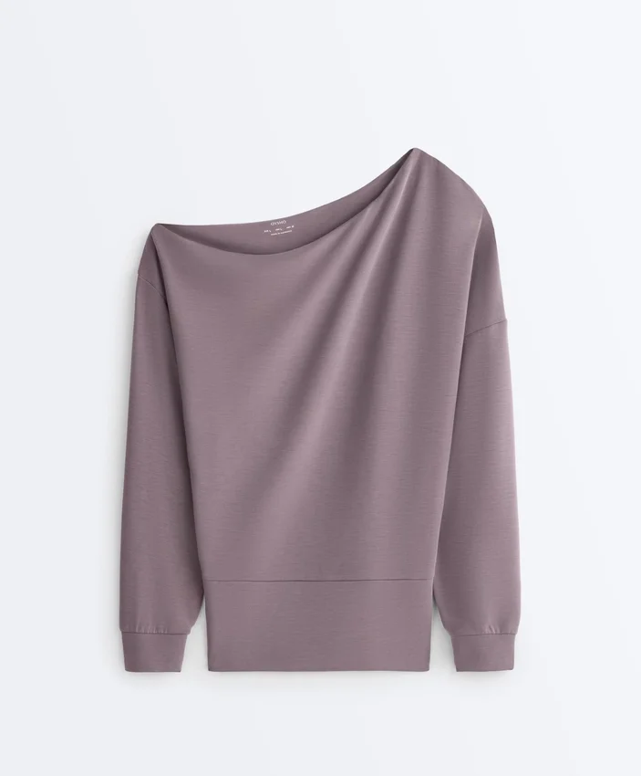 Bluza z asymetrycznym dekoltem, regulowaną talią i Soft Touch modalem Bluza z asymetrycznym dekoltem, regulowaną talią i Soft Touch modalem