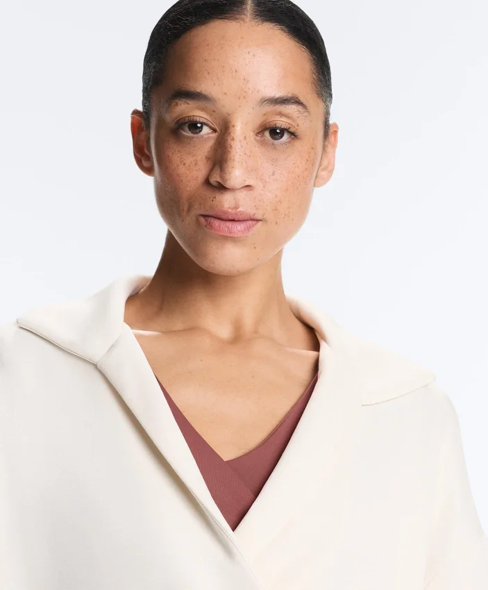 Bluza z golfem i wiązaniem, wykonana z Soft Touch Modalu Bluza z golfem i wiązaniem, wykonana z Soft Touch Modalu