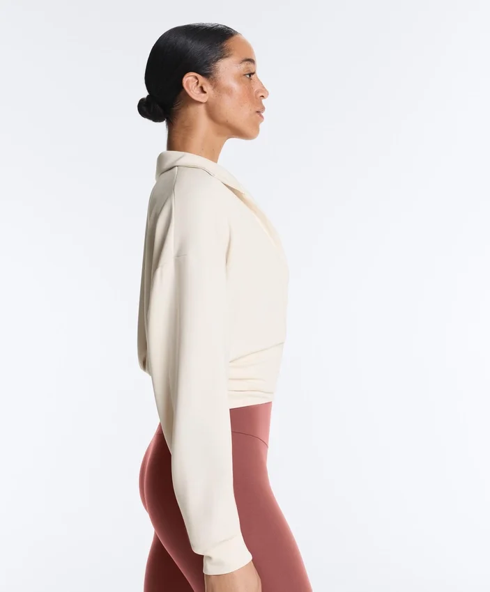 Bluza z golfem i wiązaniem, wykonana z Soft Touch Modalu Bluza z golfem i wiązaniem, wykonana z Soft Touch Modalu