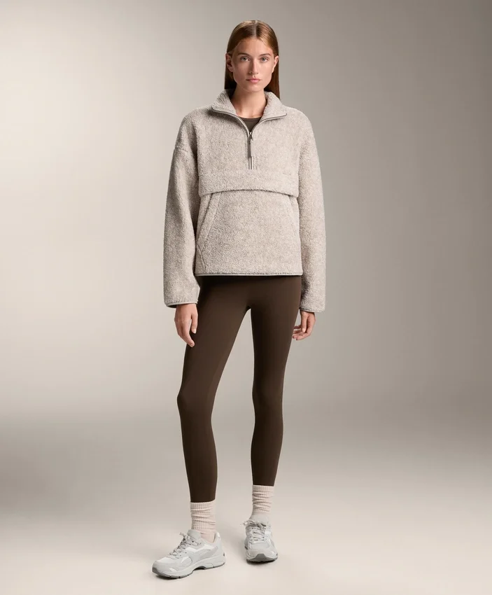Bluza z imitacji kożuchu z przednią kieszenią Bluza z imitacji kożuchu z przednią kieszenią