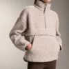 Bluza z imitacji kożuchu z przednią kieszenią Bluza z imitacji kożuchu z przednią kieszenią