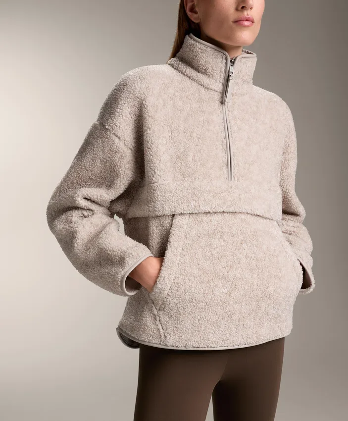 Bluza z imitacji kożuchu z przednią kieszenią Bluza z imitacji kożuchu z przednią kieszenią