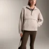 Bluza z imitacji kożuchu z przednią kieszenią Bluza z imitacji kożuchu z przednią kieszenią