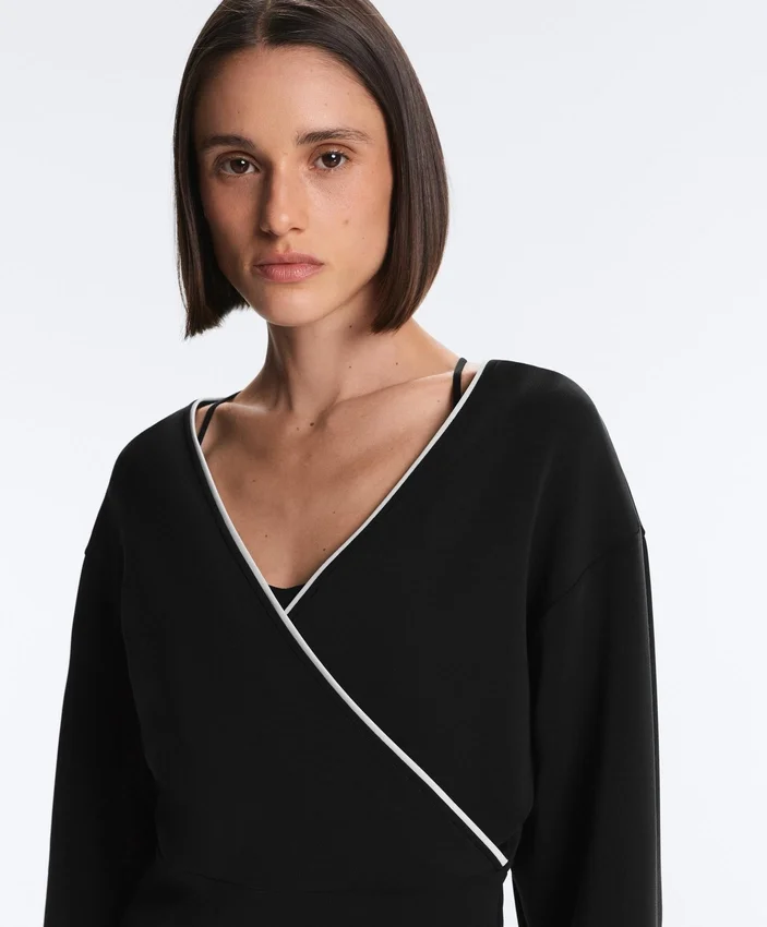 Bluza z kontrastową lamówką i modalem Bluza z kontrastową lamówką i modalem