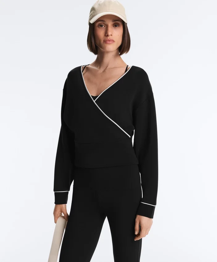 Bluza z kontrastową lamówką i modalem Bluza z kontrastową lamówką i modalem