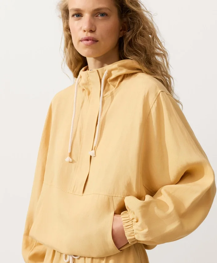 Bluza z półsuwakiem i kieszenią z przodu, mieszanka lyocellu i 24% lnu Bluza z półsuwakiem i kieszenią z przodu, mieszanka lyocellu i 24% lnu