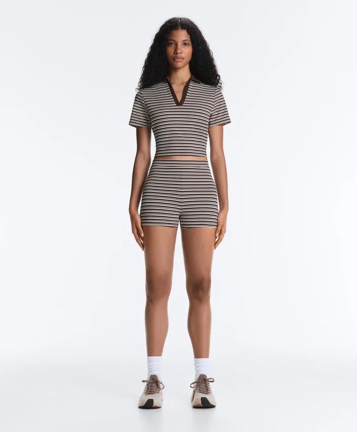 Comfortlux Spodnie typu hot pants z wysokim stanem (5 cm) w paski Comfortlux Spodnie typu hot pants z wysokim stanem (5 cm) w paski