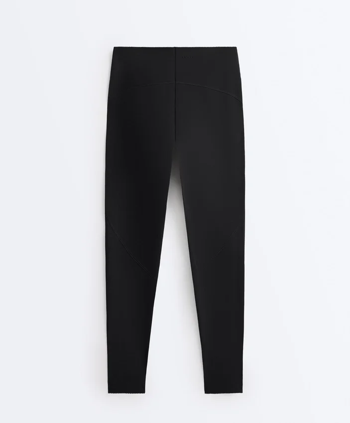 Compressive legginsy z wysokim stanem i długością do kostek Compressive legginsy z wysokim stanem i długością do kostek