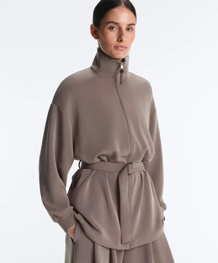 Długa kurtka gorsetowa z miękkim paskiem Soft Touch z modalu Długa kurtka gorsetowa z miękkim paskiem Soft Touch z modalu