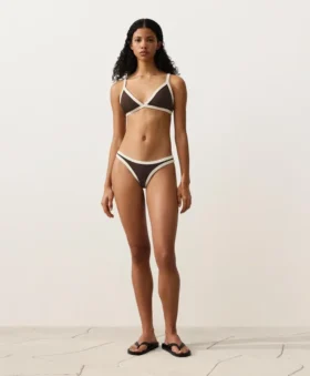 Figi bikini o średnim pokryciu z kontrastową lamówką i wycięciem w kształcie litery U Figi bikini o średnim pokryciu z kontrastową lamówką i wycięciem w kształcie litery U