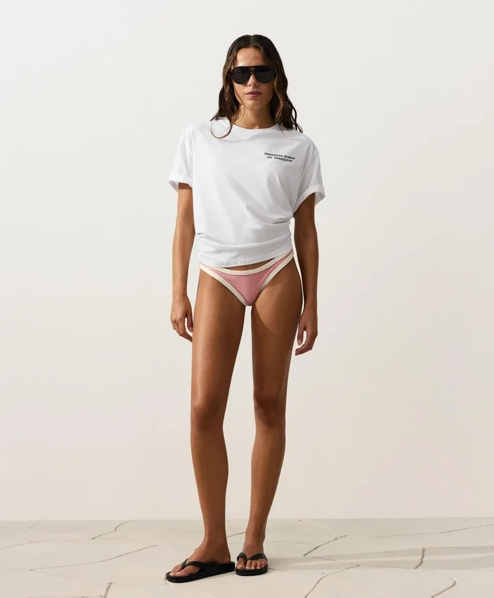Figi bikini o średnim pokryciu z kontrastową lamówką i wycięciem w kształcie litery U Figi bikini o średnim pokryciu z kontrastową lamówką i wycięciem w kształcie litery U