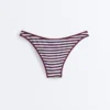 Figi bikini o średnim stopniu zakrycia z teksturowanym paskiem w kształcie litery U