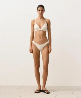 Figi Bikini o średnim stopniu zakrycia z wycięciem w kształcie litery U i fakturą bąbelkową Figi Bikini o średnim stopniu zakrycia z wycięciem w kształcie litery U i fakturą bąbelkową