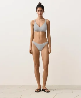 Figi bikini o średnim stopniu zakrycia z wycięciem w kształcie litery U z tkaniny żakardowej w groszki Figi bikini o średnim stopniu zakrycia z wycięciem w kształcie litery U z tkaniny żakardowej w groszki