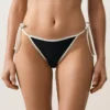 Fioletowe majtki Bikini o średnim stopniu zakrycia z kontrastową lamówką