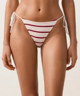 Fioletowe majtki bikini o średnim stopniu zakrycia z wiązaniem