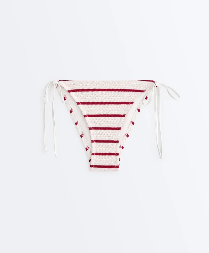 Fioletowe majtki bikini o średnim stopniu zakrycia z wiązaniem Fioletowe majtki bikini o średnim stopniu zakrycia z wiązaniem