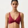 Geometryczny wzór żakardowy na górce bikini i wiązanie na szyi