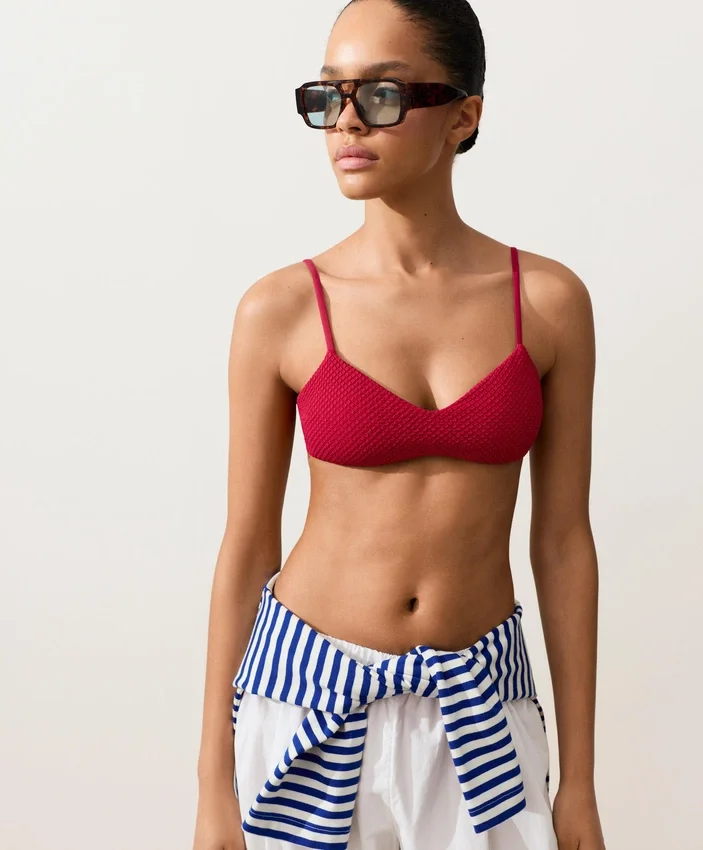 Górka bikini o fakturze waflowej Górka bikini o fakturze waflowej