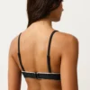 Górka bikini w kształcie trójkąta z lamówką i wiązaniem Górka bikini w kształcie trójkąta z lamówką i wiązaniem
