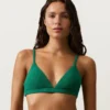 Górka bikini w trójkątnym kształcie z pikowania Górka bikini w trójkątnym kształcie z pikowania