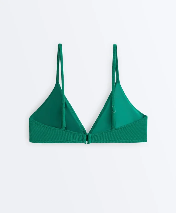 Górka bikini w trójkątnym kształcie z pikowania Górka bikini w trójkątnym kształcie z pikowania