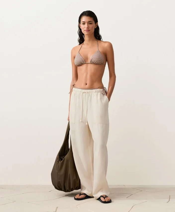 Górka bikini z trójkątnymi miseczkami z nadrukiem mini i metaliczną nicią Górka bikini z trójkątnymi miseczkami z nadrukiem mini i metaliczną nicią