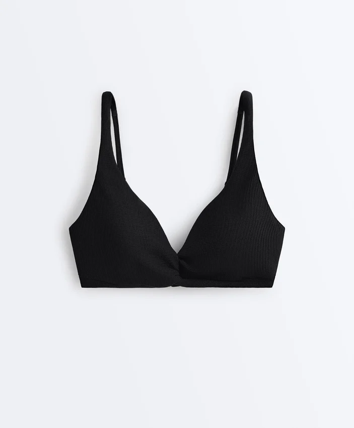 Górka bikini z wiązaniem z tyłu i dekoltem typu halter Górka bikini z wiązaniem z tyłu i dekoltem typu halter