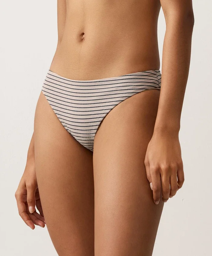Klasyczne majtki bikini w paski Klasyczne majtki bikini w paski