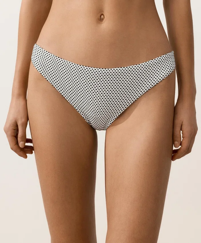 Klasyczne majtki bikini z żakardowym wzorem w groszki Klasyczne majtki bikini z żakardowym wzorem w groszki