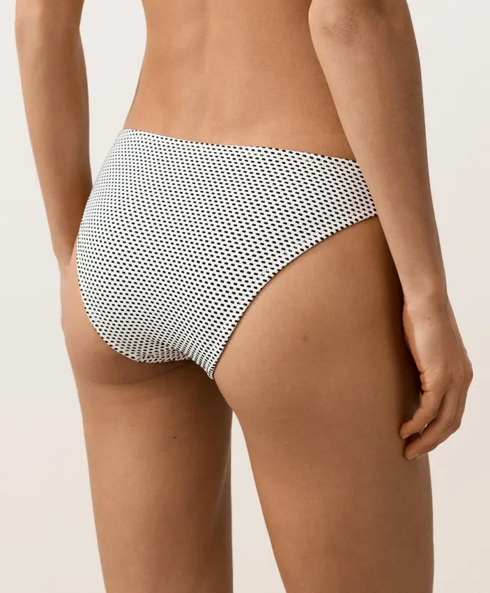 Klasyczne majtki bikini z żakardowym wzorem w groszki Klasyczne majtki bikini z żakardowym wzorem w groszki