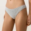 Klasyczne majtki bikini z żakardowym wzorem w groszki Klasyczne majtki bikini z żakardowym wzorem w groszki
