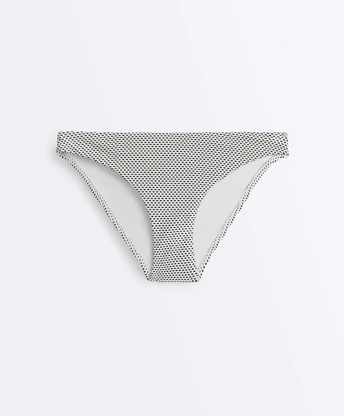 Klasyczne majtki bikini z żakardowym wzorem w groszki Klasyczne majtki bikini z żakardowym wzorem w groszki
