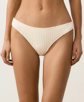 Klasyczne majtki bikini z dzianiny szydełkowej o fakturze bąbelkowej