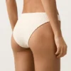 Klasyczne majtki bikini z dzianiny szydełkowej o fakturze bąbelkowej Klasyczne majtki bikini z dzianiny szydełkowej o fakturze bąbelkowej
