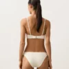 Trójkątny top bikini z dzianiny szydełkowej o fakturze bąbelkowej Trójkątny top bikini z dzianiny szydełkowej o fakturze bąbelkowej